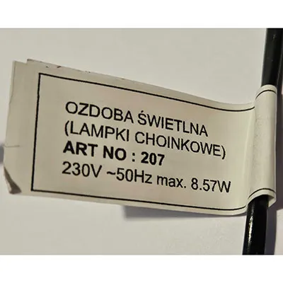 Lanțul de iluminat negru destinat conectării reciproce, cu 200 de LED-uri de surse de lumină neînlocuibile. Acesta include un dispozitiv pentru schimbarea modurilor de iluminare. Produs vândut online, în special prin intermediul www.skvelamoda.sk