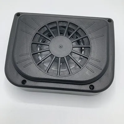 Ventilator alimentat cu energie solară. Produs vândut online, în special prin intermediul www.24.se.