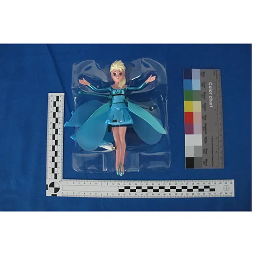 Flying - Păpușă de plastic