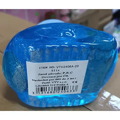 Mâzgă albastră într-un borcan în formă de rezervor.