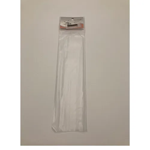 Un set de șase paie de băut din oțel inoxidabil și o perie de curățare ondulată cu peri de nailon.