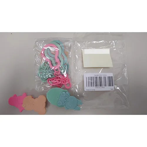 Suport pentru suzetă cu clemă..Produs vândut online, în special prin Amazon (ASIN: X001WL2B5B).