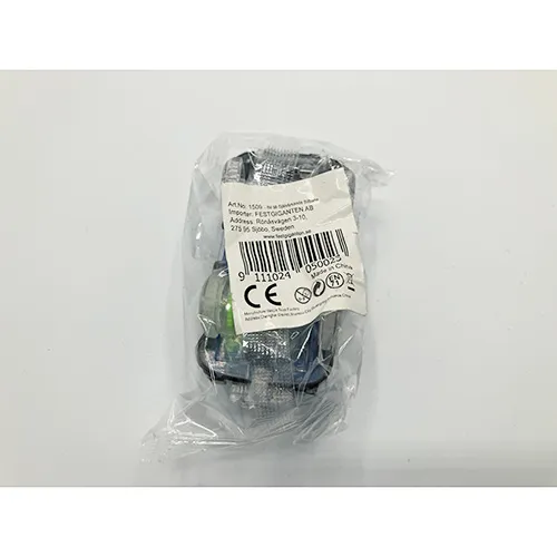 Mașină de jucărie cu baterie neagră și albastră, măsurând aproximativ 3x2x2 cm.