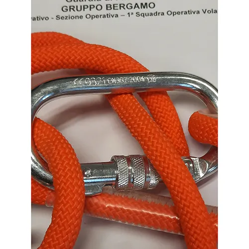 Cablu de siguranță. Produs vândut online, în special prin Amazon (ASIN: B08XZFFHX6).