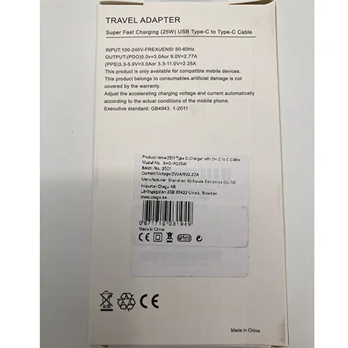 Încărcător negru de 25W cu cablu USB-C.