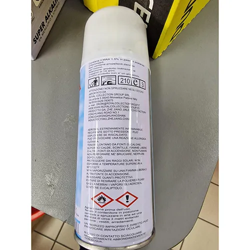 Spumă de pulverizare pentru utilizare decorativă.