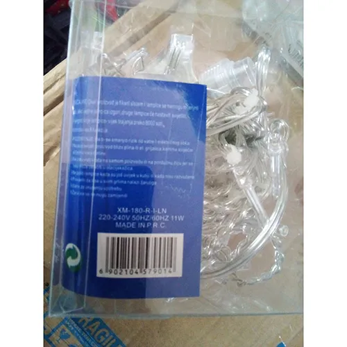 Lanț de iluminat cu 180 de LED-uri albe, neînlocuibile.