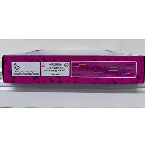 Papusa din plastic cu accesorii din plastic.