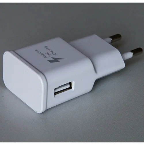 Încărcător USB.