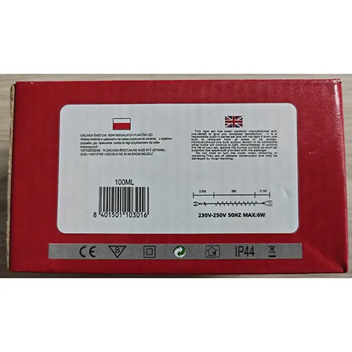 Lanț de iluminat cu 100 de surse de lumină LED neînlocuibile. Lanțul de iluminat include un dispozitiv pentru schimbarea modurilor de iluminare.