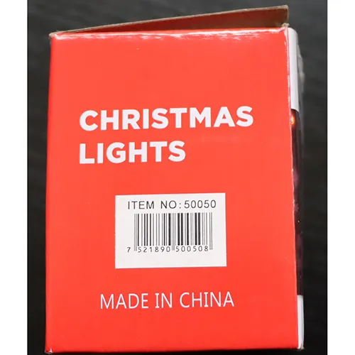 Un lanț de iluminat conceput pentru interconectare, constând din surse de lumină cu LED-uri care nu pot fi înlocuite și un dispozitiv pentru schimbarea modurilor de iluminare.