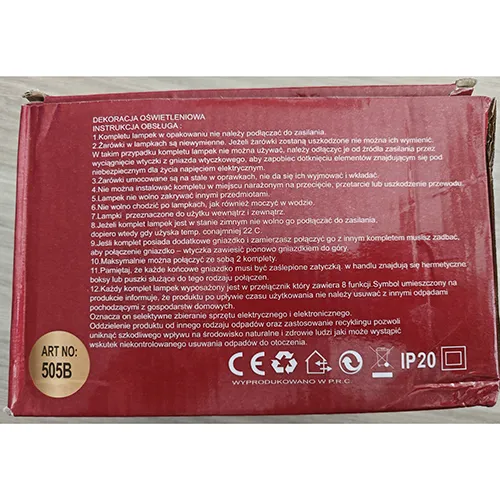 Lanț de iluminat conceput pentru interconectare, care conține 500 de surse de lumină cu LED-uri neînlocuibile și un dispozitiv pentru schimbarea modurilor de iluminare. Produs vândut online, în special prin ledziarovka.eu