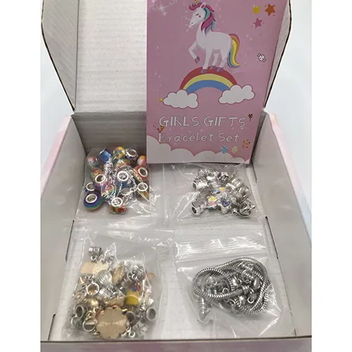 Bijuterii setate pentru a face brățări. Produs vândut online, în special prin intermediul cirkle-sverige.se.