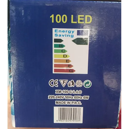 Lanț de iluminat format din 100 de surse de lumină cu LED-uri neînlocuibile și un dispozitiv pentru schimbarea modurilor de iluminare.