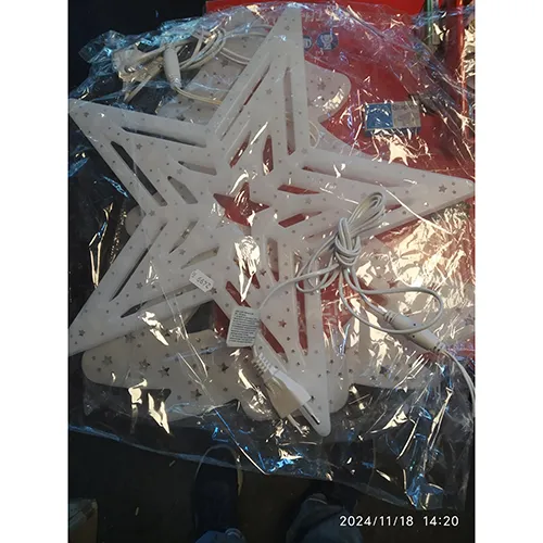 Lanț de iluminat alb în formă de stea cu 35 de lumini LED.