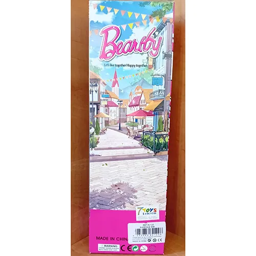 Păpușă de plastic.