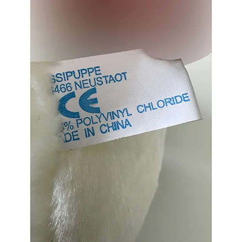 Jucărie moale în formă de panda.