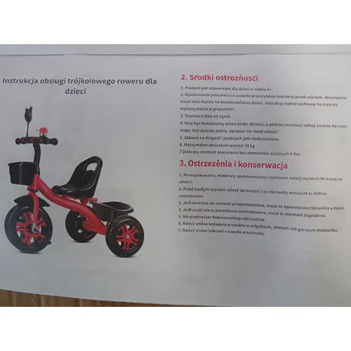 Tricicletă, disponibilă în culorile roz și albastru. Data fabricației: aprilie 2024. Produs vândut online, în special prin intermediul Temu (numere unice de identificare: 601099671271616 și 601099682159668).