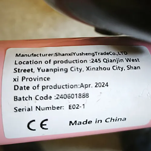 Tricicletă, disponibilă în culorile roz și albastru. Data fabricației: aprilie 2024. Produs vândut online, în special prin intermediul Temu (numere unice de identificare: 601099671271616 și 601099682159668).