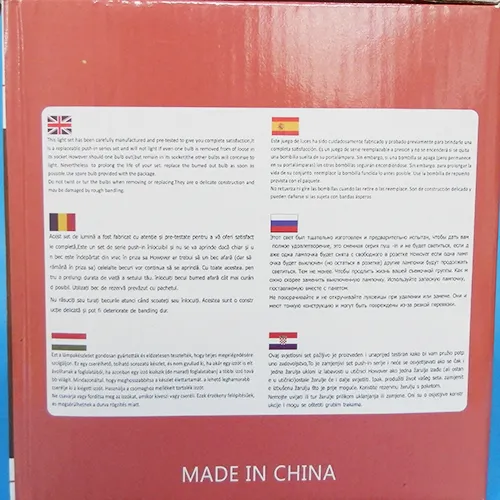 Lanț de iluminat, 3 metri, cu 10 decorațiuni cu mingi de om de zăpadă, lumini LED de neînlocuit și o priză care permite extinderea cu membri suplimentari.