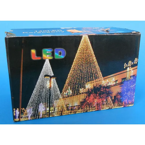 Lanț de iluminat, 10 metri, cu lumini LED neînlocuibile care pot fi conectate direct la tensiunea rețelei și o unitate de control intermitentă.