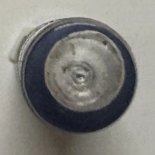 Produs de fumat pe bază de plante, rulat într-o formă de țigară (articulată). Produs vândut online, în special prin intermediul www.cbdshop.cz.