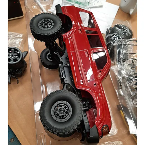 Roșu ruck jucărie radio controlat cu telecomandă. Produs vândut online, în special prin intermediul Amazon.