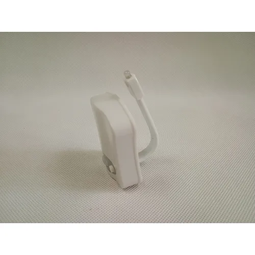 Lampă de toaletă cu LED-uri cu baterie albă. Produs vândut online, în special prin intermediul www.cool-mania.eu.