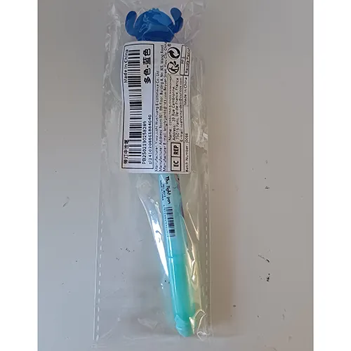 Stilou de jucărie cu lumină LED. Produs vândut online, în special prin intermediul SHEIN.