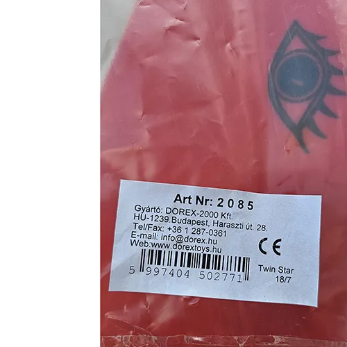 Tobogan de plastic de sine stătător, de 2 m înălțime. Toboganul are trepte care duc la zona de relaxare.