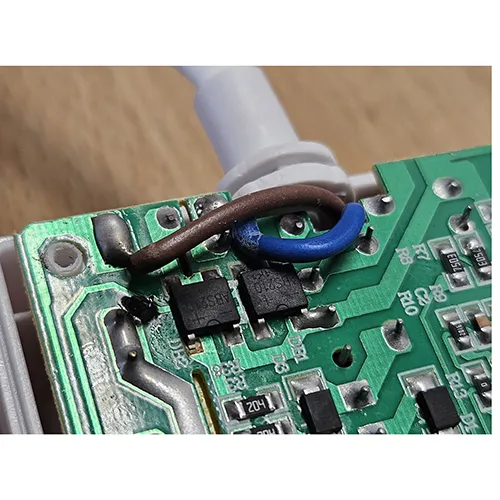 sccvee - Încărcător USB