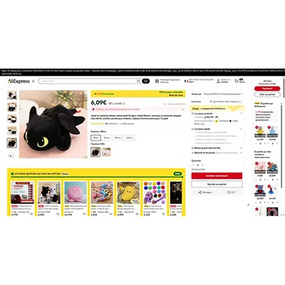 Jucărie moale în formă de dragon. Produs vândut online, în special prin intermediul AliExpress (identificator unic: 1005008351226279).