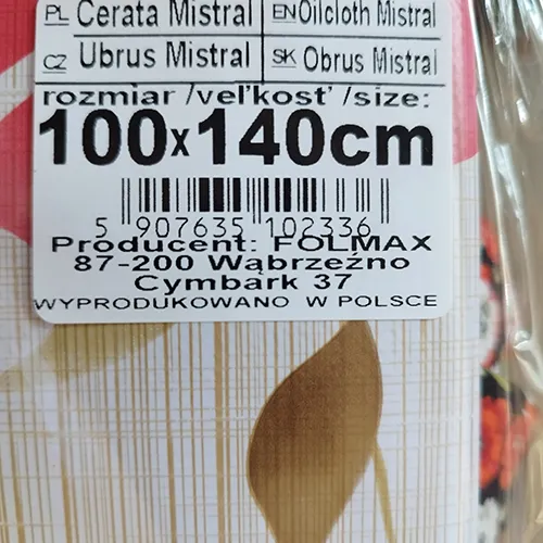 Față de masă din plastic, dimensiuni: 100 x 140 cm.