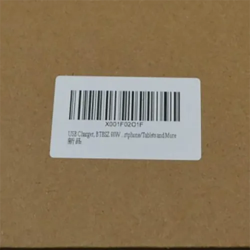 Stație de încărcare USB cu priză și cablu. Produs vândut online, în special prin intermediul Amazon.