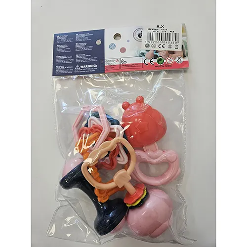 Set de jucării colorate pentru bebeluși. Setul include zornăitoare, dispozitive de dentiție și inele de legătură în diferite forme și culori.