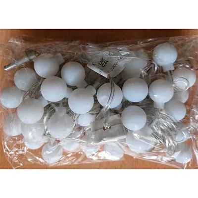 Lanț de iluminat cu 40 de lumini LED. Produs vândut online, în special prin intermediul Shein (identificator unic: sj25032132433374416).