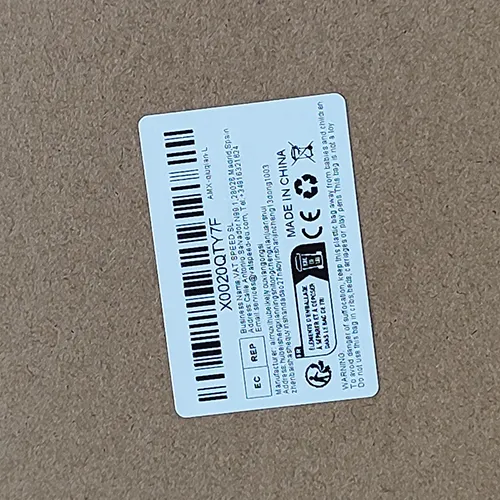 Leagăn textil alb-albastru pentru copii sub trei ani. Produs vândut online, în special prin intermediul Amazon (ASIN: B0D3HM6TDV).