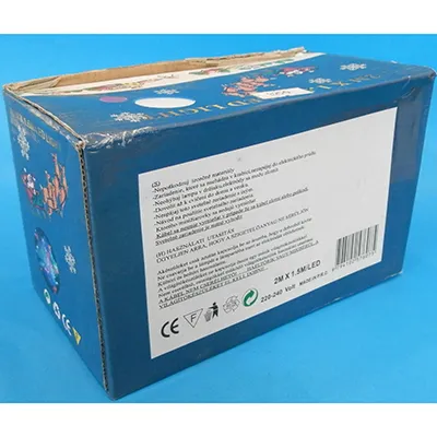 Lanț de iluminat decorativ, 2 metri x 1,5 metri, în formă de perdea cu membri suplimentari extensibili. Date tehnice: 220 V - 240 V; 50 Hz/60 Hz; 13 W, clasa 0.