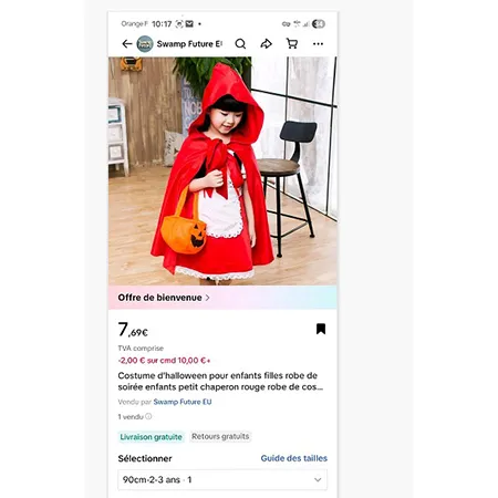 Costumul Little Red Riding Hood este compus dintr-o bentiță roșie, o geantă în formă de dovleac, un șorț alb, o rochie albă, neagră și roșie și o pelerină roșie cu glugă. Produs vândut online, în special prin intermediul TikTok.