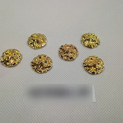 Pandantiv metalic auriu în formă de cerc, 22x4,5 mm. Produsul este vândut în bucăți. Produs vândut online, în special prin intermediul jagam.sk.