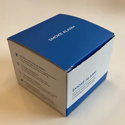 Detector de fum rotund alb și negru. Produs vândut online, în special prin intermediul Shein (identificator unic de produs: sr25090201121913177).