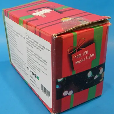 Lanț de iluminat decorativ în formă de șir, cu o unitate intermitentă cu 8 funcții și cu o priză pentru extinderea lanțului de iluminat cu membri suplimentari. Date tehnice: 220-240 V, 50Hz/60Hz, 11 W, clasa 0.