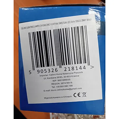 Lanț de iluminat cu LED-uri de tip Garland cu 120 de lămpi neînlocuibile, tensiune nominală de 250 V și curent nominal de 2,5 A.