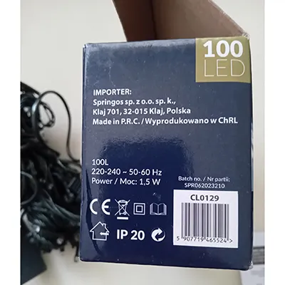 Lanț de iluminat cu LED-uri de tip Garland cu 100 de lămpi neînlocuibile, tensiune nominală de 220 - 240 V și putere nominală de 1,5 W. Produs vândut online, în special prin intermediul www.pigubeakcijos.lt.