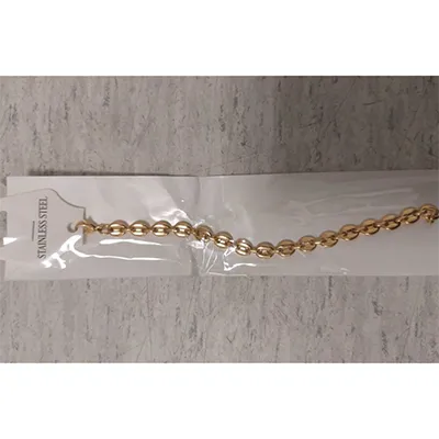 Brățară metalică de culoare aurie cu legături în formă de boabe de cafea. Produs vândut online, în special prin intermediul AliExpress (identificator unic: 1005004757541743).