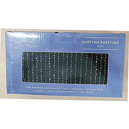 Lanț de iluminat destinat interconectării, care conține lămpi cu LED-uri neînlocuibile și un dispozitiv pentru schimbarea modurilor de iluminare. Produs vândut online, în special prin satelity.ellano.sk.