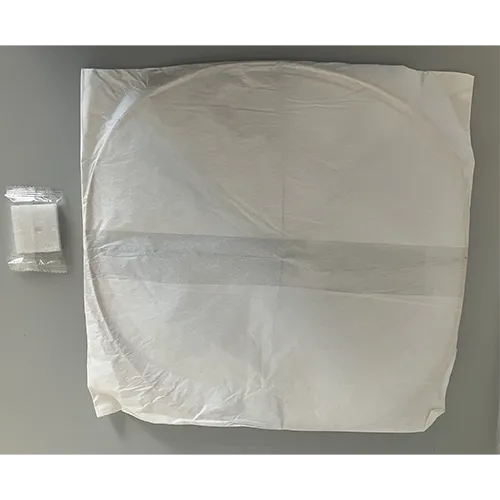 Lanternă albă. Combustibilul pentru flacăra care încălzește aerul poate fi solid, lichid sau gazos. Dimensiuni: 60 × 37 × 37 cm. Produs vândut online, în special prin intermediul kaufland.de și manomano.de.