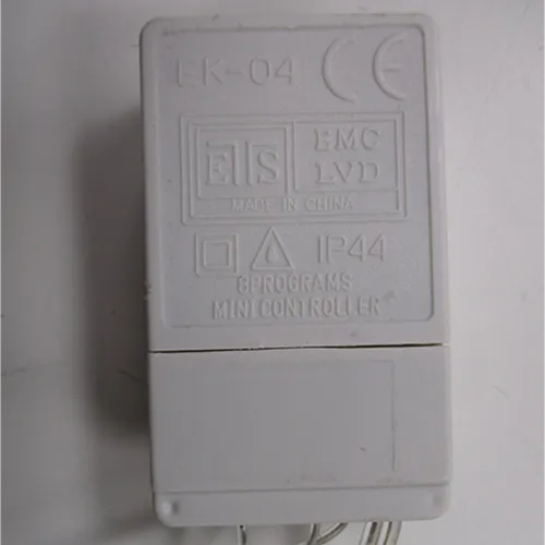 Lanț de iluminat cu descrierea comercială: 3x2 lumini mari de perdea - alb cald. Produs vândut online, în special prin intermediul AliExpress (identificatori unici de produs: 1005005492407907, 12000033434560208).