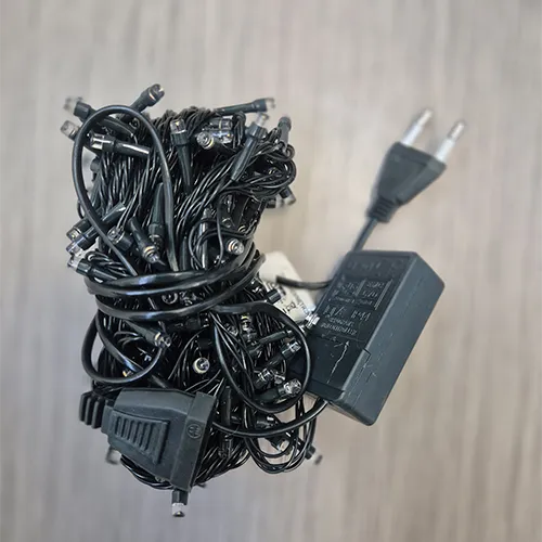 Șir de lumină LED – 200 de bucăți. Șir de lumină LED cu cutie de control și priză.