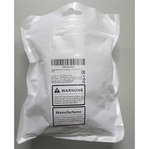 Adaptor cu soclu dublu. Dimensiuni: înălțime x lățime x adâncime = aproximativ 100 mm x 45 mm x 40 mm + bază.